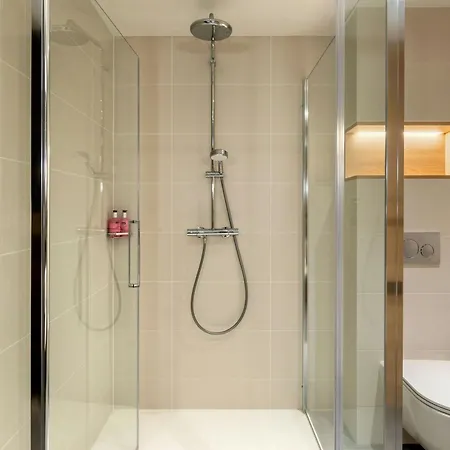 Moxy Ostbahnhof Hotel Berlin
