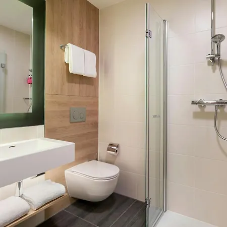 Moxy Ostbahnhof 4*