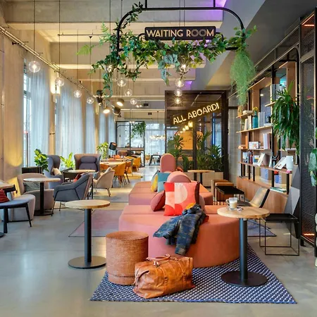 Hotel Moxy Ostbahnhof 4*