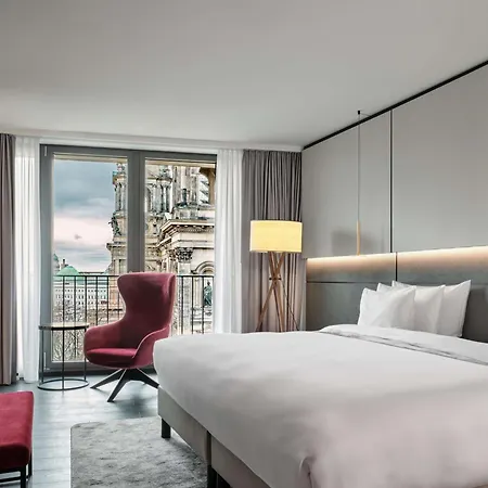 Отель Radisson Collection Hotel, 5*
