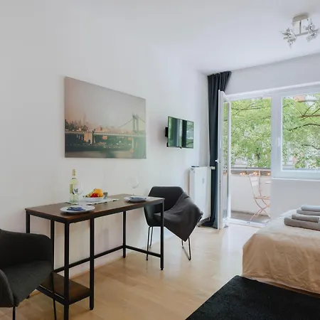 דירה Lovely With Balcony - Cozy , Near Kadewe & Kurfuerstendamm ברלין