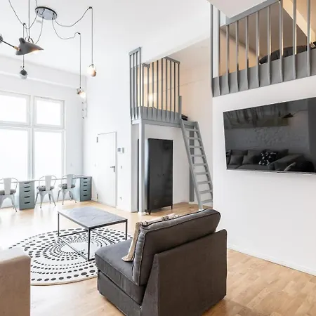 Spacious Lofts In Wedding 아파트