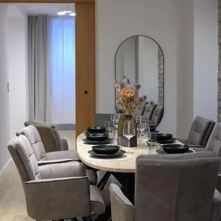 Huge Designer In Mitte 120 Sqm アパート ベルリン