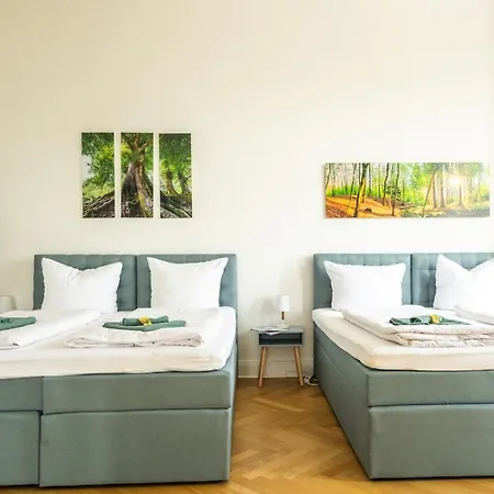 Kaiser 04 By Rockchair L Superhost Status L 3 Bedrooms Boxspringbeds 2 Bathrooms L Cozy Family & Business Flair 155 Sqm 3 Balcony 4th Floor Elevator Up To 10 Guests Welcomes You! Apartamento