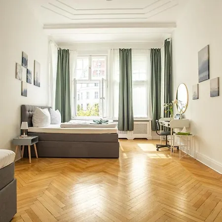 Apartamento Kaiser 04 By Rockchair L Superhost Status L 3 Bedrooms Boxspringbeds 2 Bathrooms L Cozy Family & Business Flair 155 Sqm 3 Balcony 4th Floor Elevator Up To 10 Guests Welcomes You!