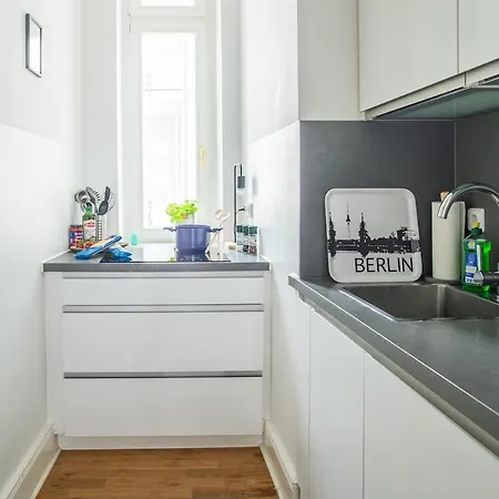Kaiser 04 By Rockchair L Superhost Status L 3 Bedrooms Boxspringbeds 2 Bathrooms L Cozy Family & Business Flair 155 Sqm 3 Balcony 4th Floor Elevator Up To 10 Guests Welcomes You! Apartamento *