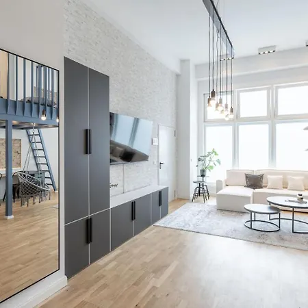 Spacious Lofts In Wedding 아파트