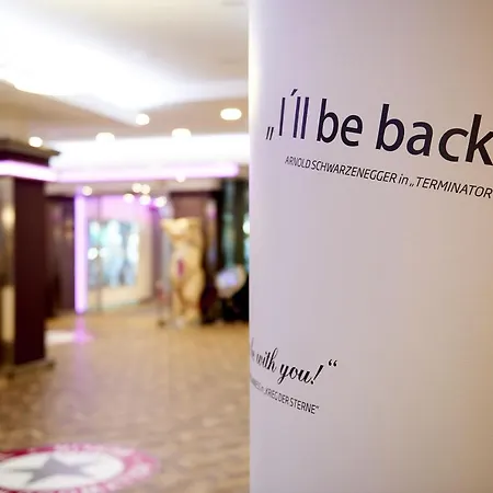 Hollywood Media Am Kurfuerstendamm Hotel 4*