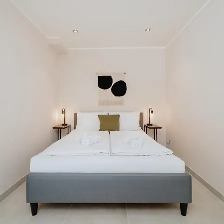 Apartment Homely - Huge Terrace, Modern, Quiet, Near Kudamm *