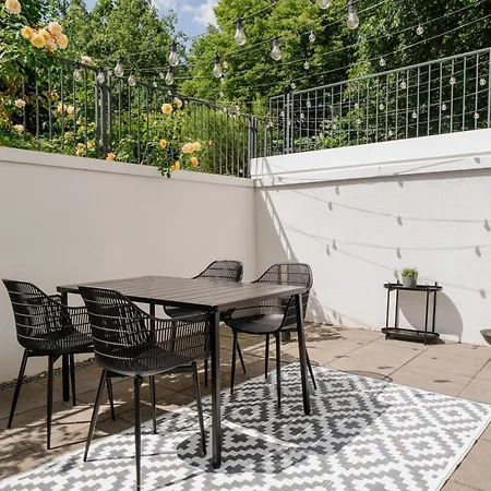 Homely - Huge Terrace, Modern, Quiet, Near Kudamm Apartment *