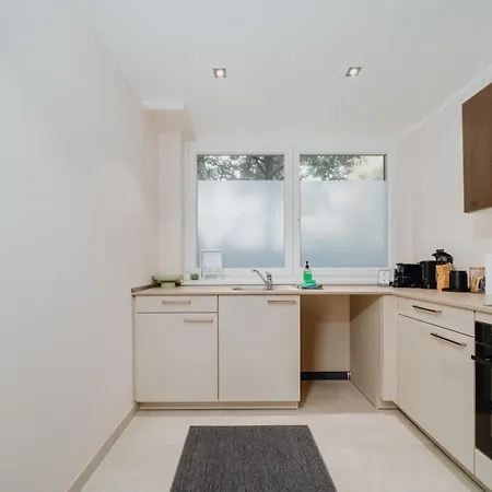 Homely - Huge Terrace, Modern, Quiet, Near Kudamm Apartment Berlin