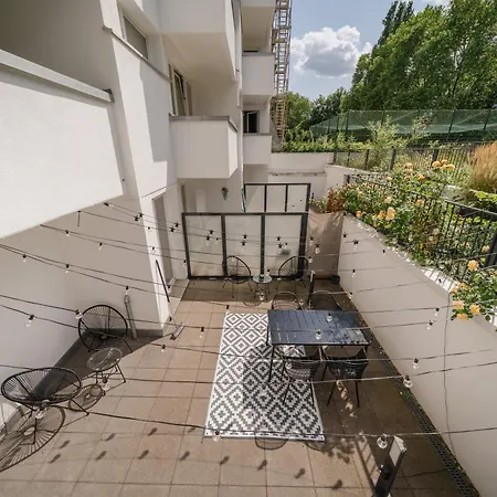 Homely - Huge Terrace, Modern, Quiet, Near Kudamm Apartment *