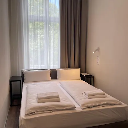 Blue - Minimalist Boutique 2* Berlim