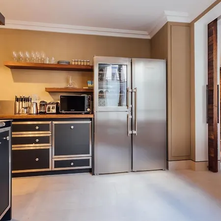 Bright & Modern 4-bedroom In The Heart Of Appartamento Berlino