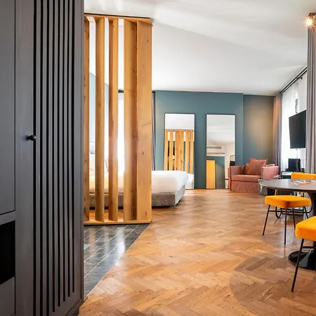 Sly Hotell 5*
