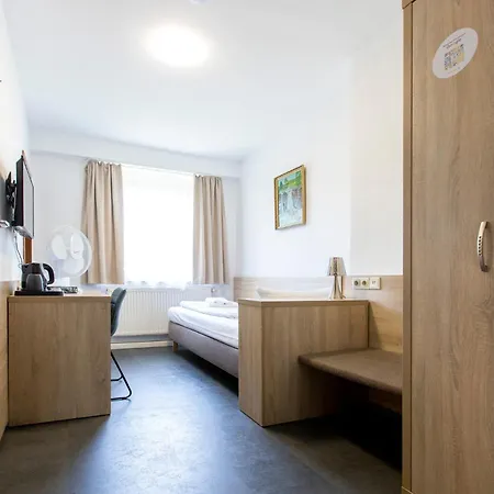 Hotel-pension Odin בית הארחה ברלין