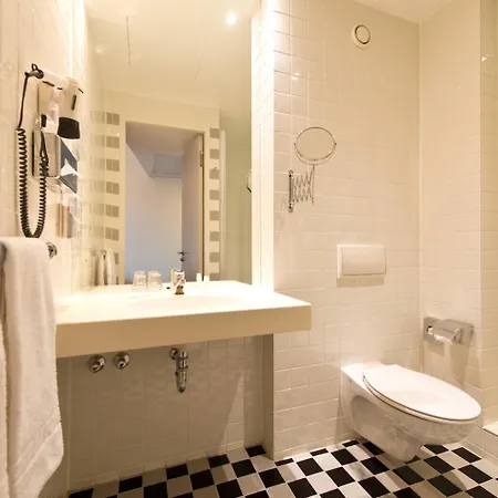 Hotel Am Borsigturm 4*