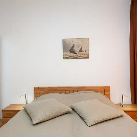 Appartement Modern In The Luxury Complex Marthashof Berlijn