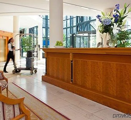 Victor's Residenz-hotel 4*