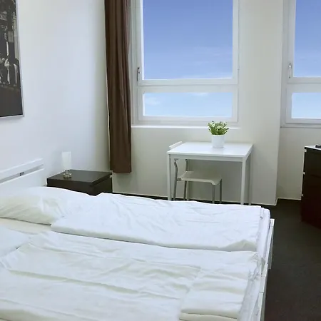 旅馆 柏林查克因旅馆 *