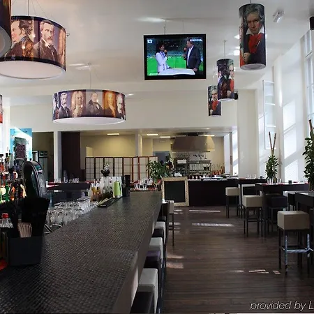 Und Hotel 3*