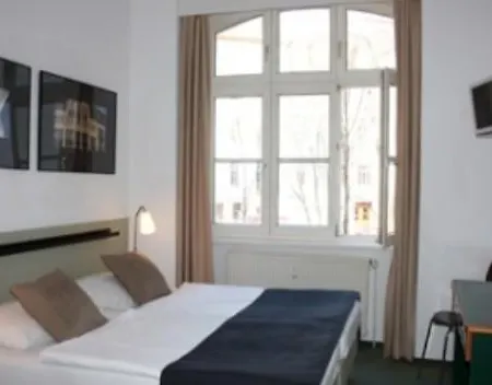 38 Hotel 3*