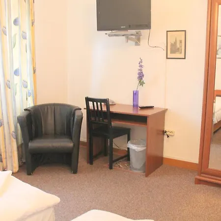 Amelie West Hotel 3*