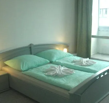 Aparthotel Vega 3*