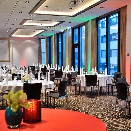 Golden Tulip Hamburg