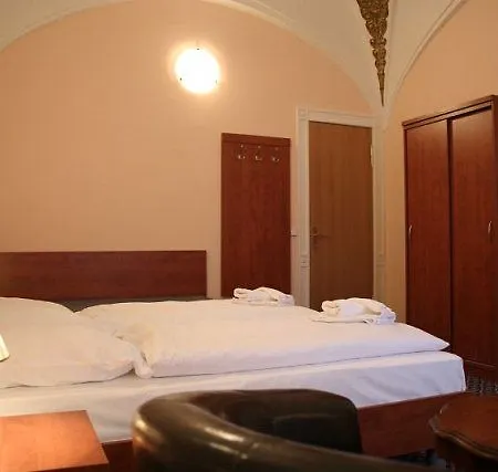 Am Kurfuerstendamm 3*