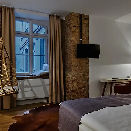 38 Hotel 3*
