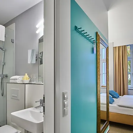 Hotel 38 3*