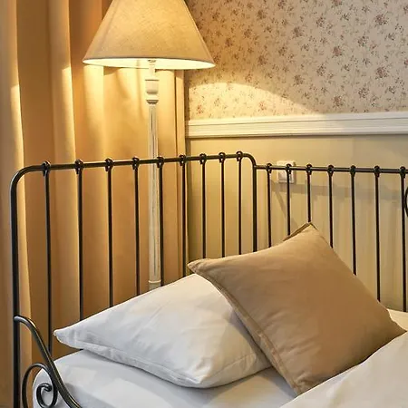 38 Hotel 3*