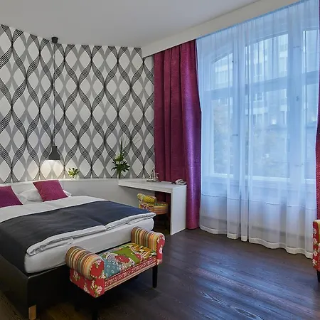 Hotel 38