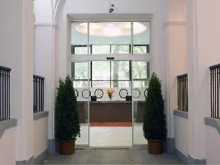 Und Hotel