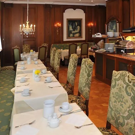 Living Mitte Hotel 4*