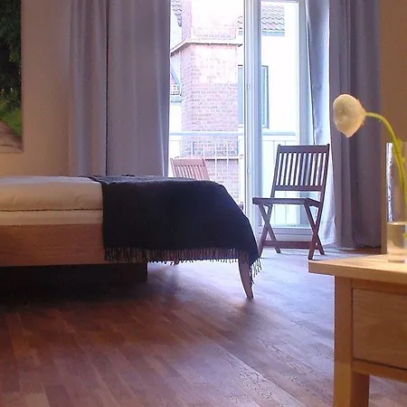 Schoenhouse Avenue - Digital Access * Berlin