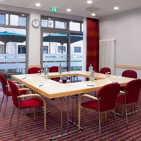 Express Centre By Ihg 3*