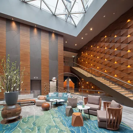 Hotel Titanic Chaussee 4*