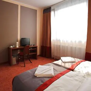 ¿cuáles Son Mejores Cerca De Puerta De Brandeburgo? Hotel 3*