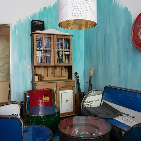 U Hostel