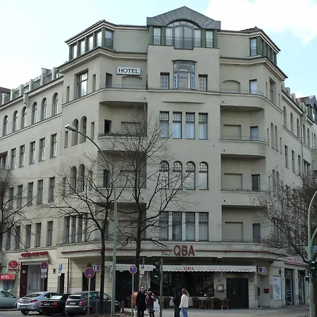 Selina West Berlin