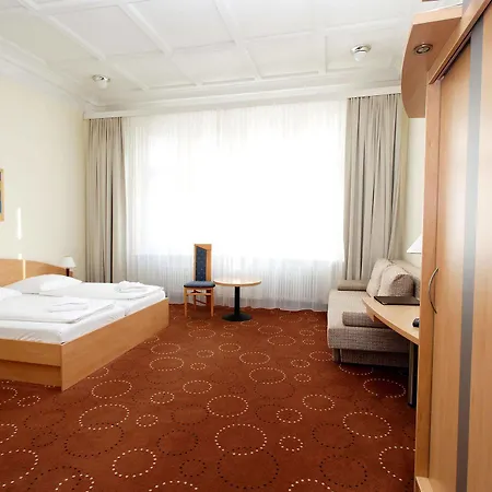 Selina West Hotel