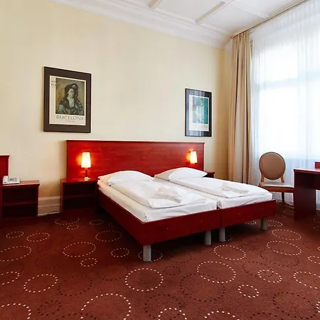 Selina West Hotel