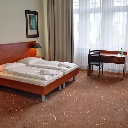 Selina West Hotel 3*