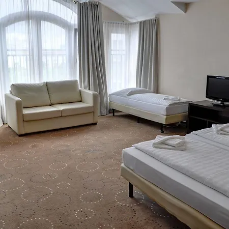 Hotel Selina West