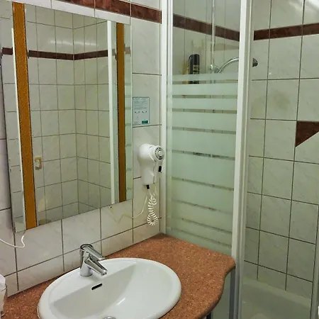 Отель Karlshorst 3*