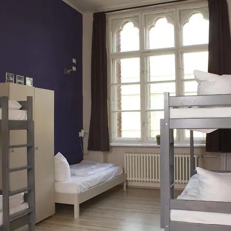 Und Hotel 3*