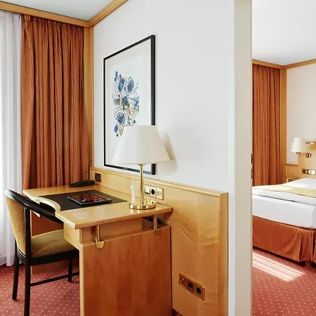 Hotell Living Grosser Kurfuerst 4*