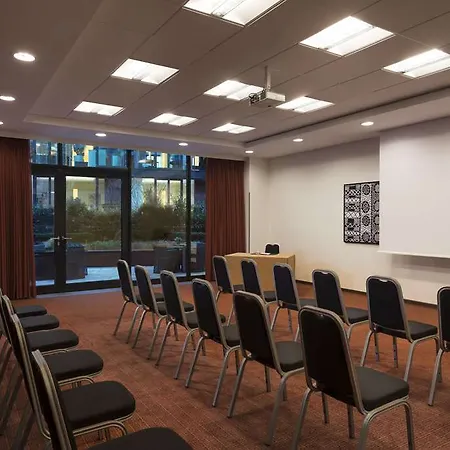 Adina Mitte Lägenhetshotell 4*